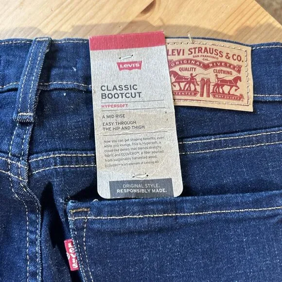 Levi's Mid-Rise Classic Bootcut Hypersoft Jeans Size 6 - W28 L32 NWT - Picture 7 of 8